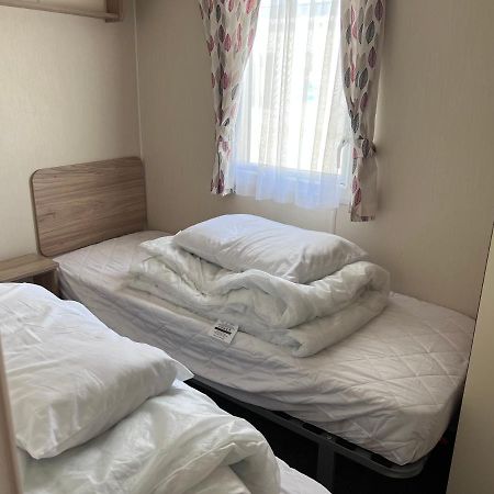 Pg173 Golden Palm Resort 6 Berth Caravan With Decking Chapel St Leonards Zewnętrze zdjęcie