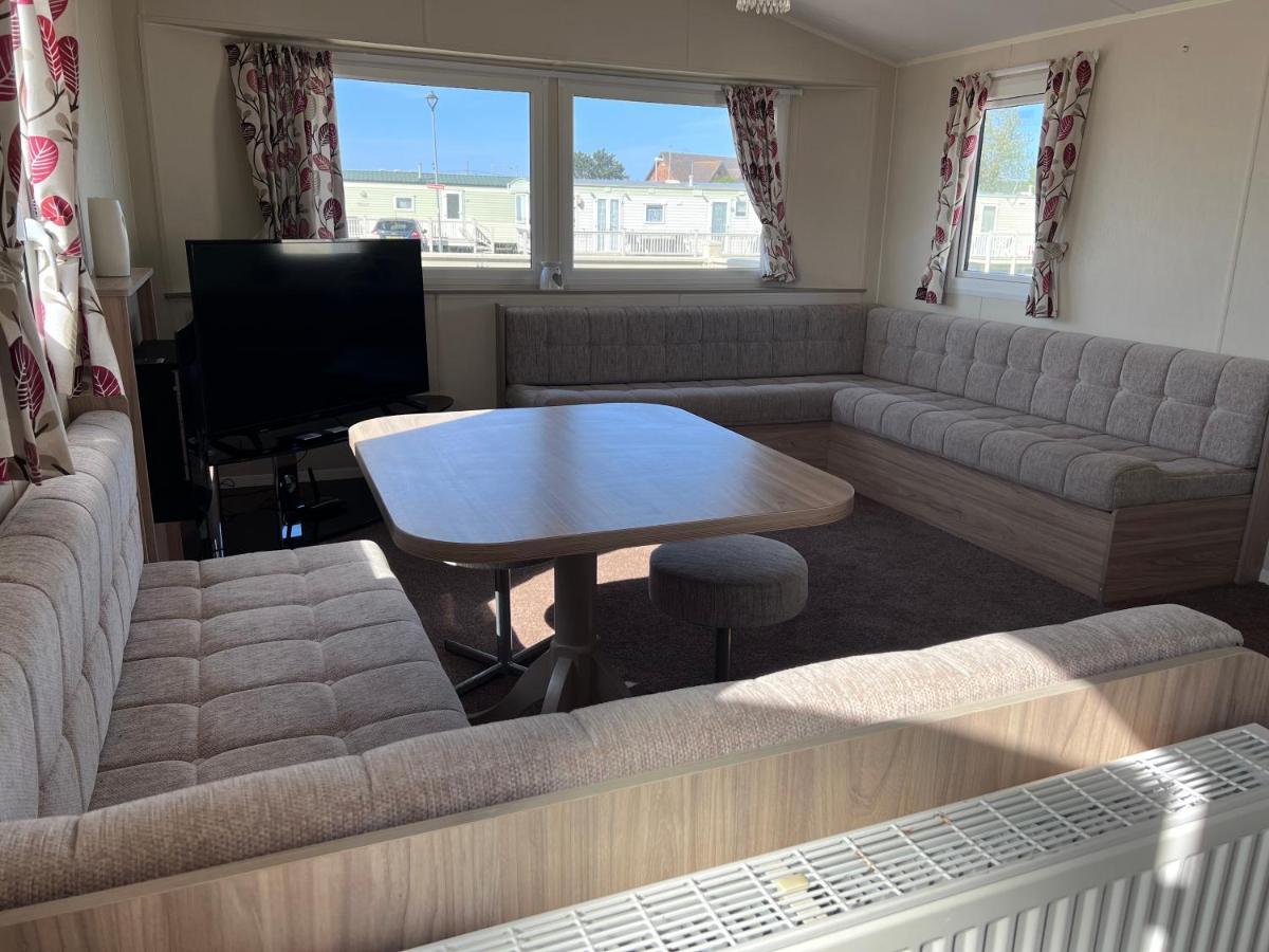 Pg173 Golden Palm Resort 6 Berth Caravan With Decking Chapel St Leonards Zewnętrze zdjęcie