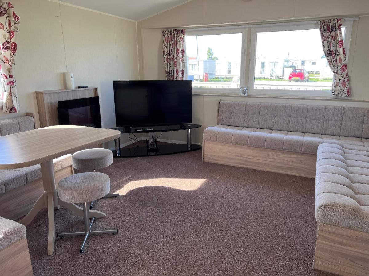 Pg173 Golden Palm Resort 6 Berth Caravan With Decking Chapel St Leonards Zewnętrze zdjęcie